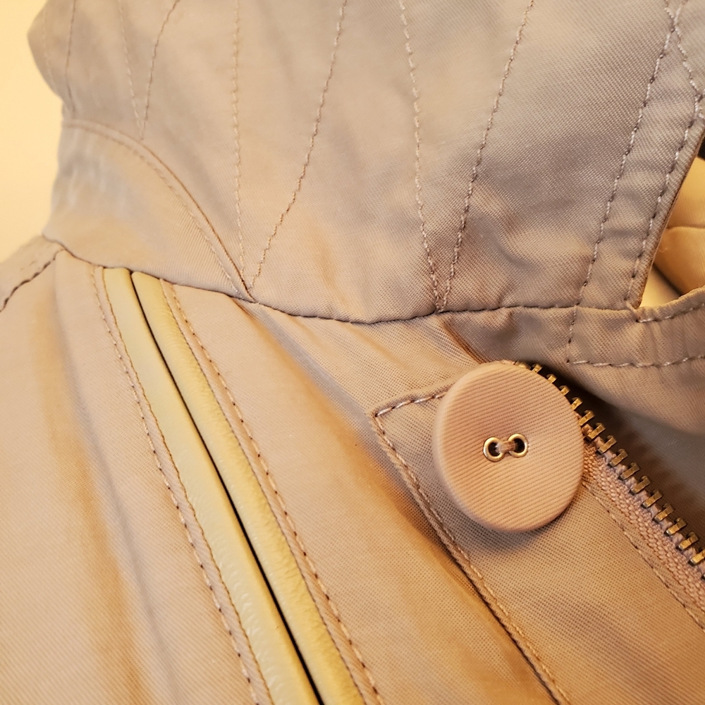 Waterproof/windbreaker jacket - Picture 13 of 15